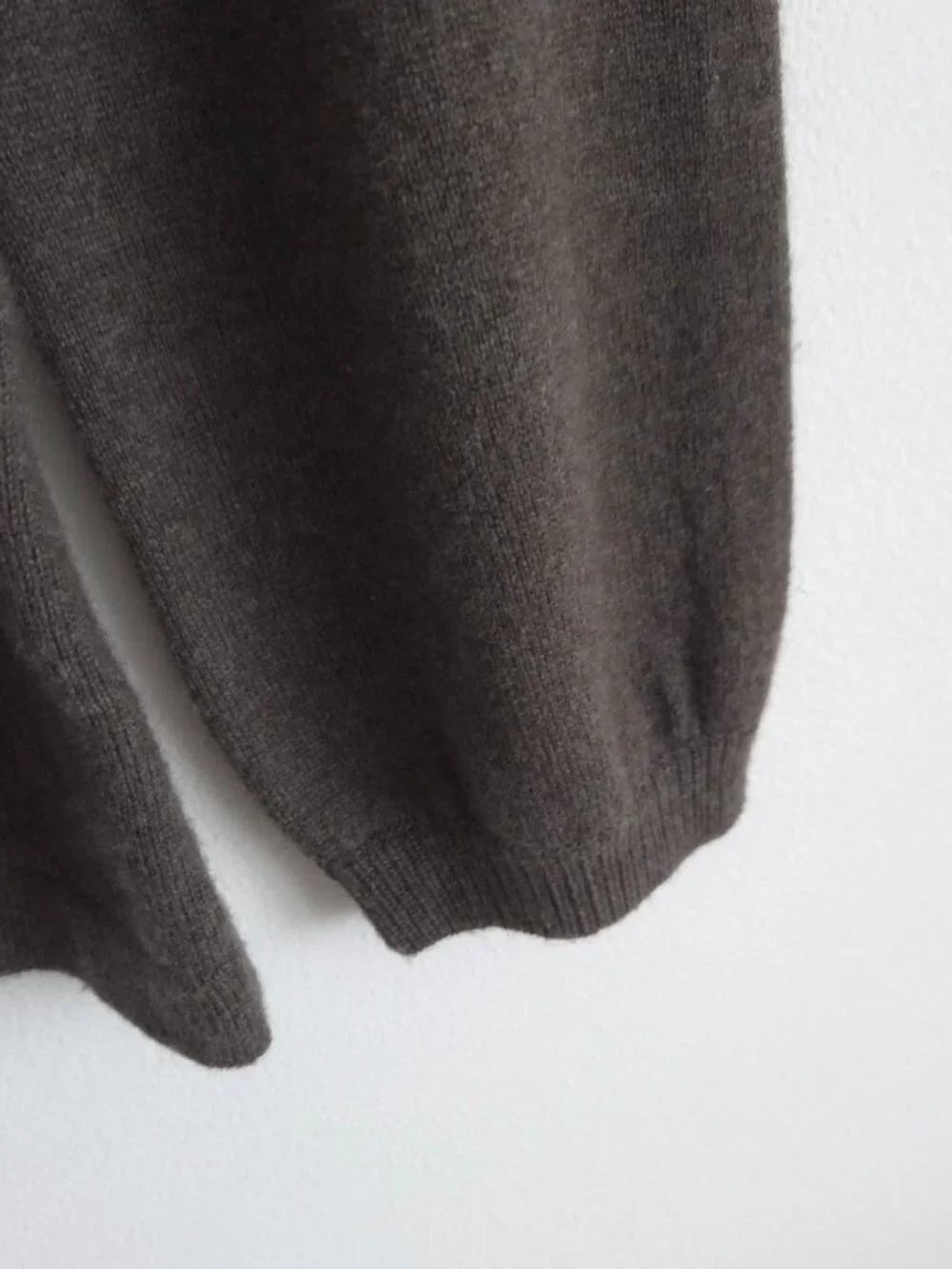 Jones New York Cashmere Sweater - Picture 3 of 7